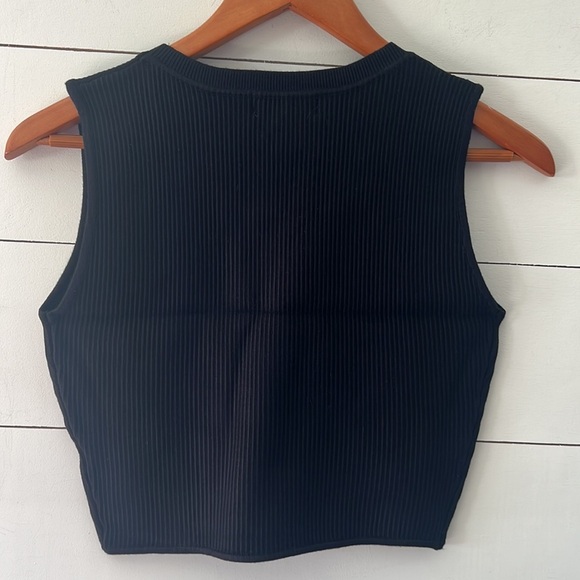 House of Harlow 1960 Crew Neck Cropped Compression Knit Top Size Large - Picture 7 of 7